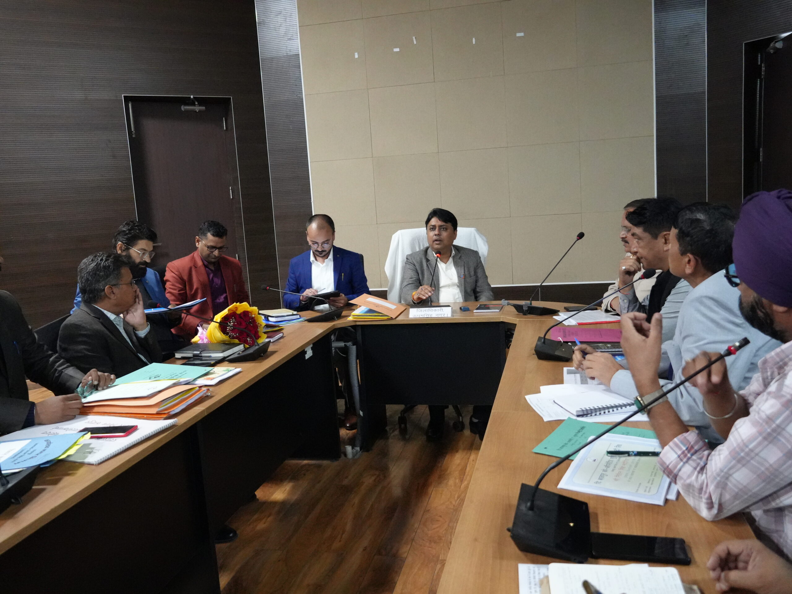 Rudrapur: नवनियुक्त जिला अधिकारी ने जनपद के विकास कार्यों की समीक्षा ...